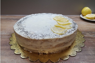 Makový dort s citronovým krémem a švestkovým rozvarem